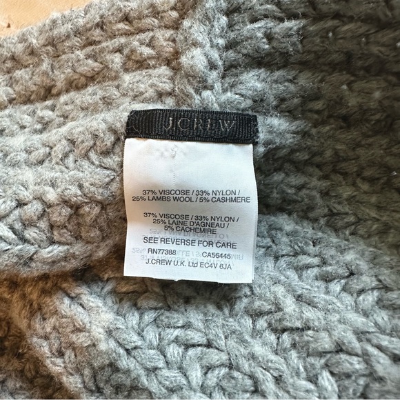 J.CREW Grey Ribbed Infinity Scarf - Picture 2 of 2